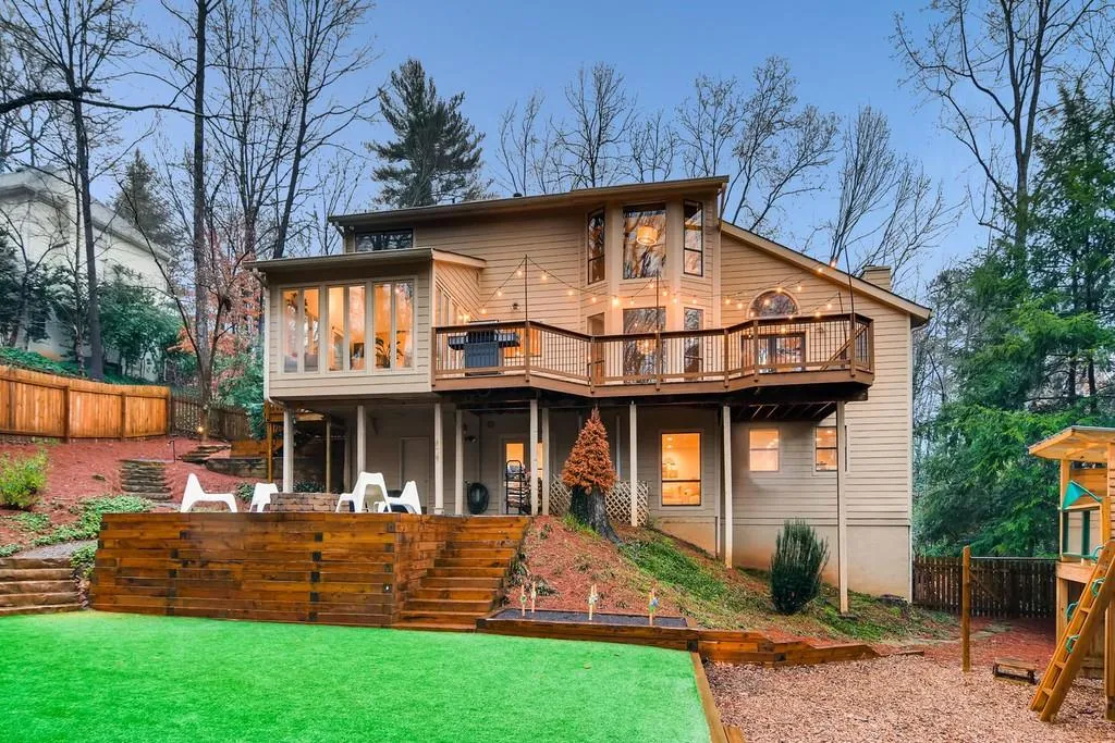 620 Idlewood Drive, Sandy Springs, Georgia 30327, 5 Bedrooms Bedrooms, ,4 BathroomsBathrooms,Residential,Sold,620 Idlewood Drive,6508911