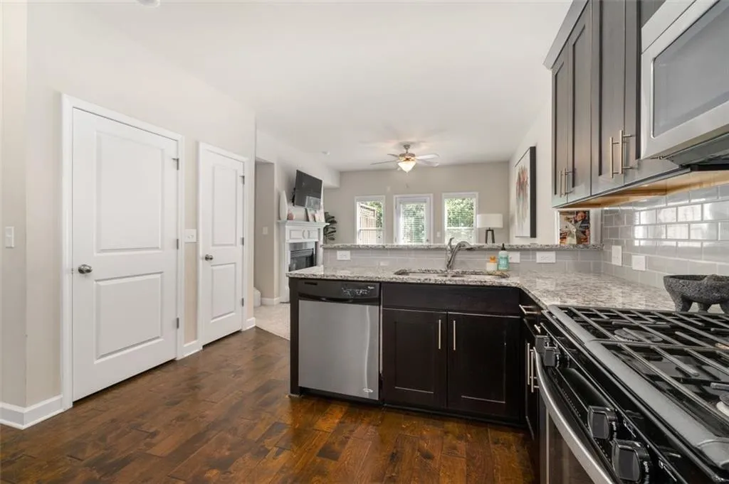 7565 Highland Bluff, Atlanta, Georgia 30328, 3 Bedrooms Bedrooms, ,3 BathroomsBathrooms,Residential,Sold,7565 Highland Bluff,7444887