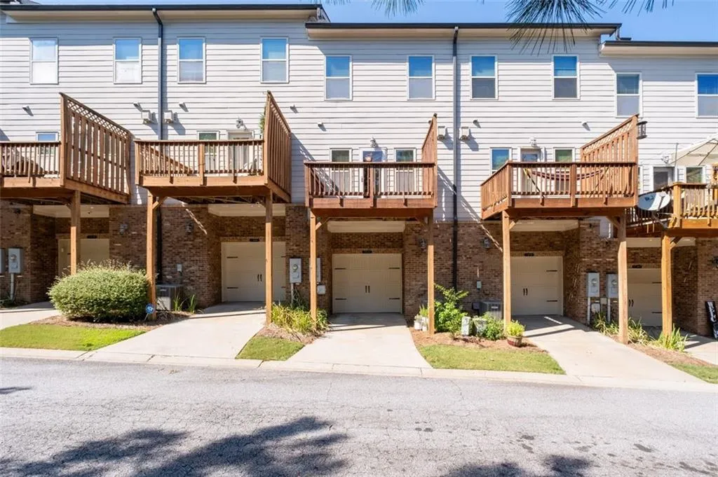 7565 Highland Bluff, Atlanta, Georgia 30328, 3 Bedrooms Bedrooms, ,3 BathroomsBathrooms,Residential,Sold,7565 Highland Bluff,7444887