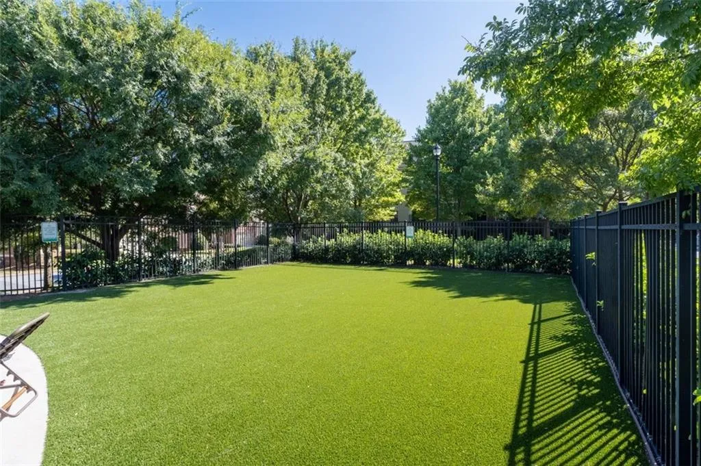 7565 Highland Bluff, Atlanta, Georgia 30328, 3 Bedrooms Bedrooms, ,3 BathroomsBathrooms,Residential,Sold,7565 Highland Bluff,7444887