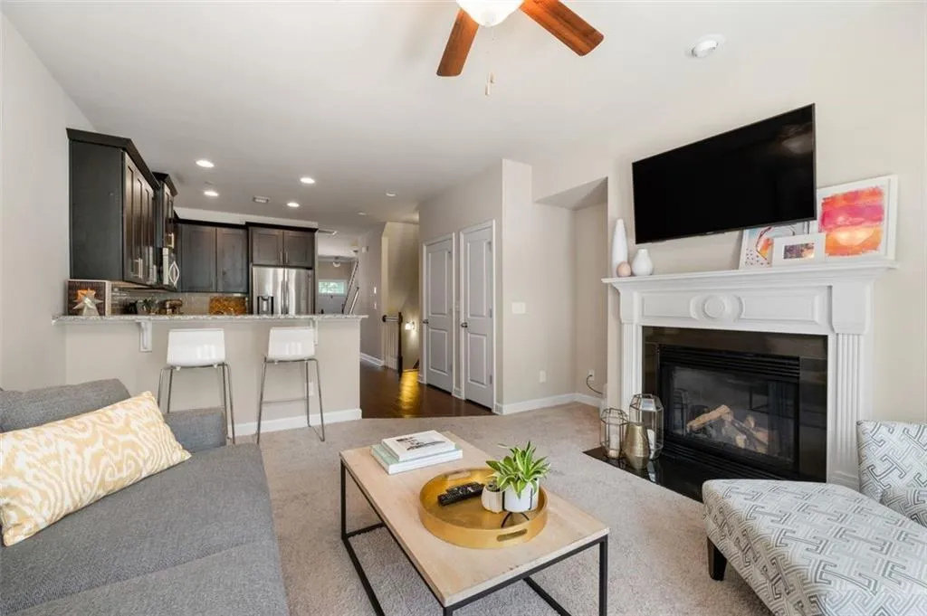 7565 Highland Bluff, Atlanta, Georgia 30328, 3 Bedrooms Bedrooms, ,3 BathroomsBathrooms,Residential,Sold,7565 Highland Bluff,7444887