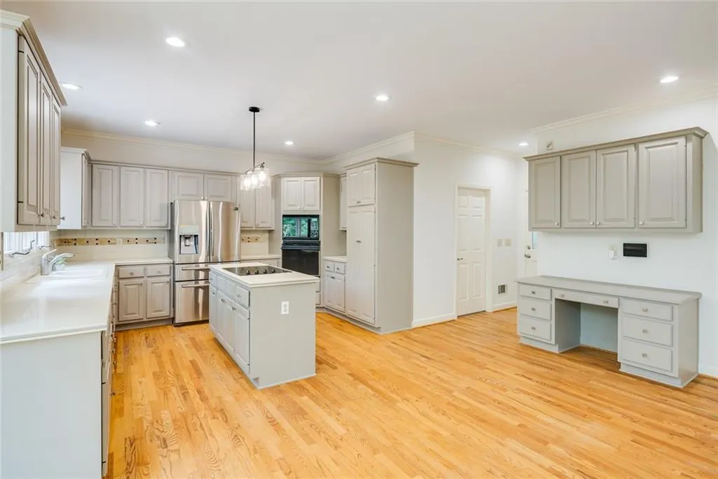 320 Rumford Point, Sandy Springs, Georgia 30350, 6 Bedrooms Bedrooms, ,4 BathroomsBathrooms,Residential,Sold,320 Rumford Point,7231496