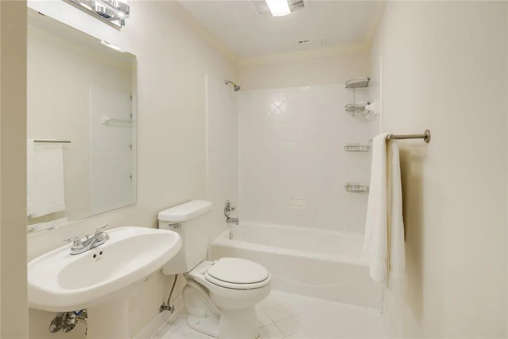 320 Rumford Point, Sandy Springs, Georgia 30350, 6 Bedrooms Bedrooms, ,4 BathroomsBathrooms,Residential,Sold,320 Rumford Point,7231496