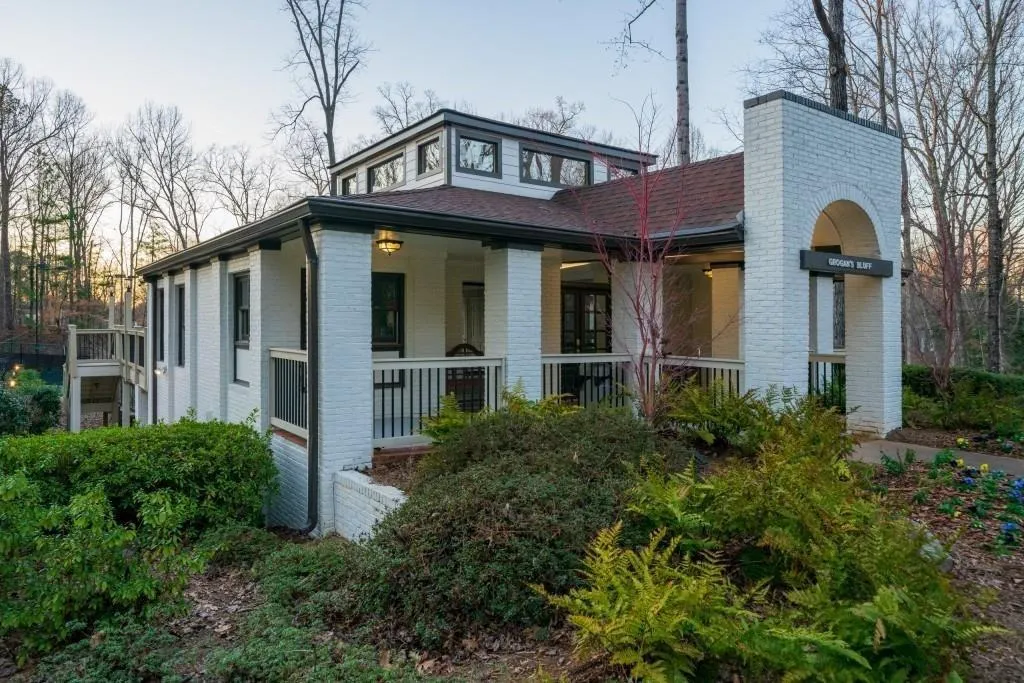 320 Rumford Point, Sandy Springs, Georgia 30350, 6 Bedrooms Bedrooms, ,4 BathroomsBathrooms,Residential,Sold,320 Rumford Point,7231496