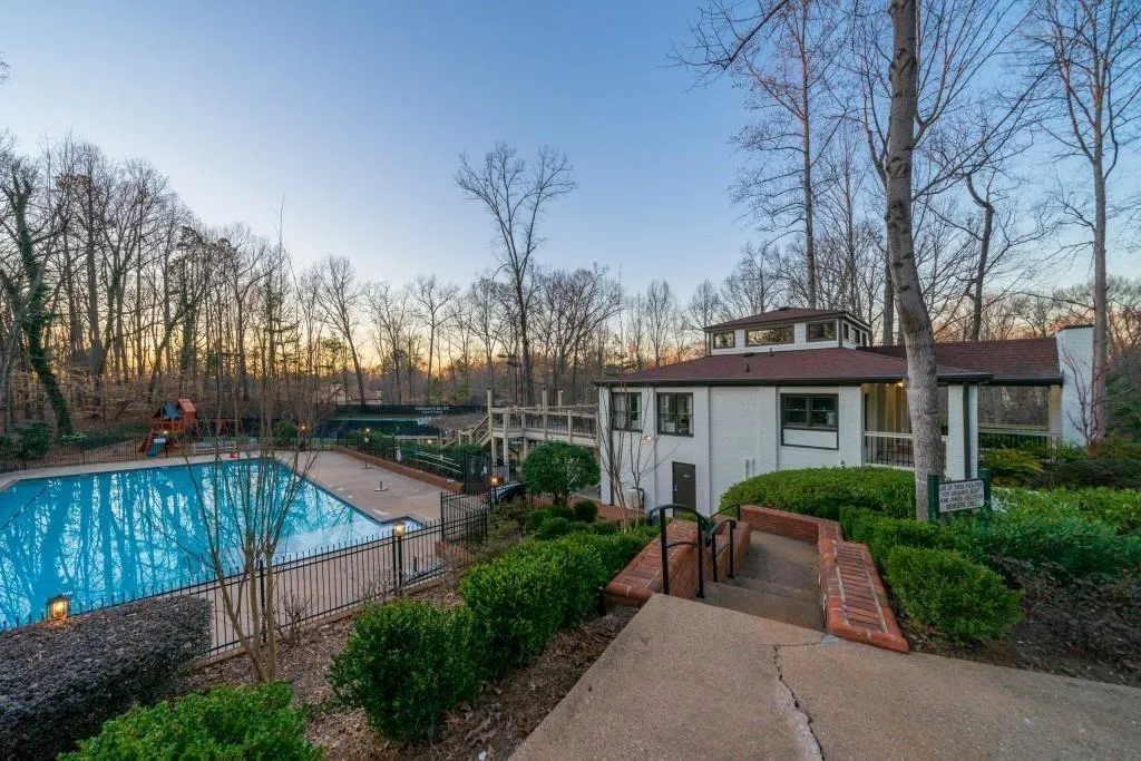 320 Rumford Point, Sandy Springs, Georgia 30350, 6 Bedrooms Bedrooms, ,4 BathroomsBathrooms,Residential,Sold,320 Rumford Point,7231496