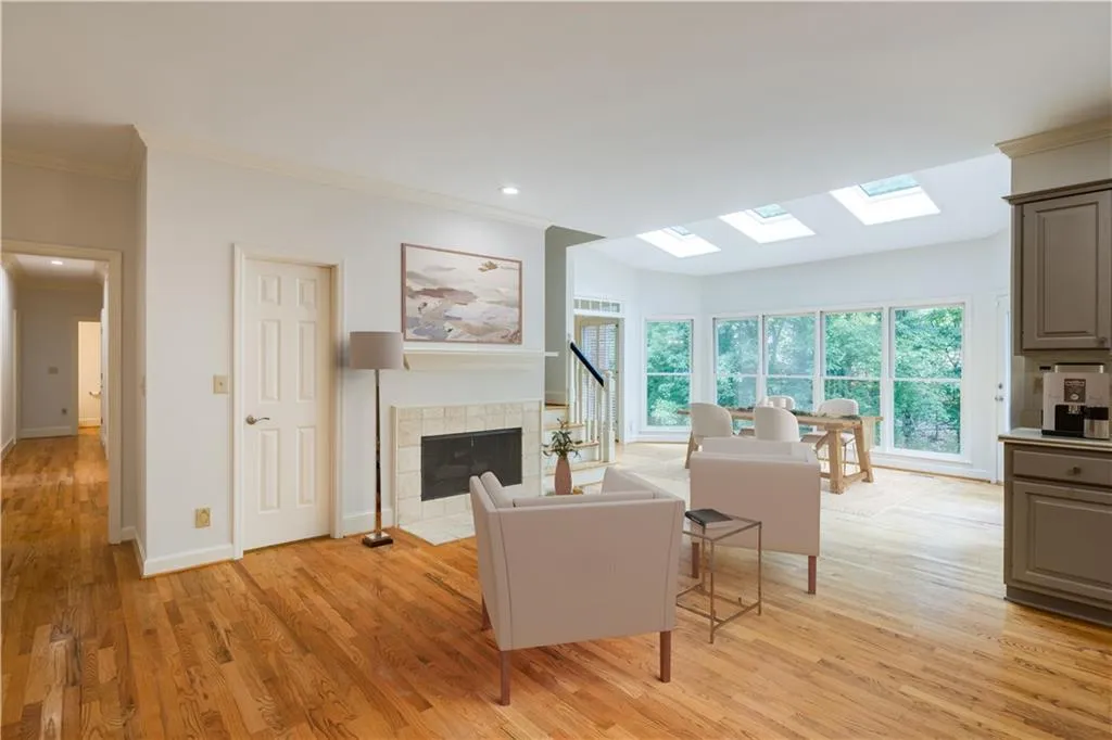 320 Rumford Point, Sandy Springs, Georgia 30350, 6 Bedrooms Bedrooms, ,4 BathroomsBathrooms,Residential,Sold,320 Rumford Point,7231496