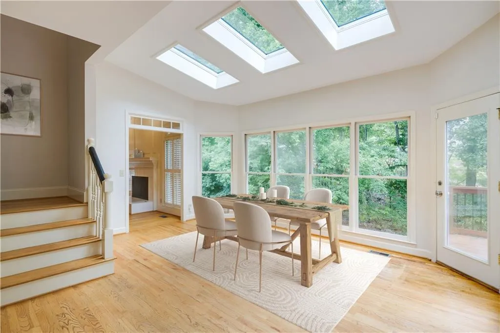 320 Rumford Point, Sandy Springs, Georgia 30350, 6 Bedrooms Bedrooms, ,4 BathroomsBathrooms,Residential,Sold,320 Rumford Point,7231496