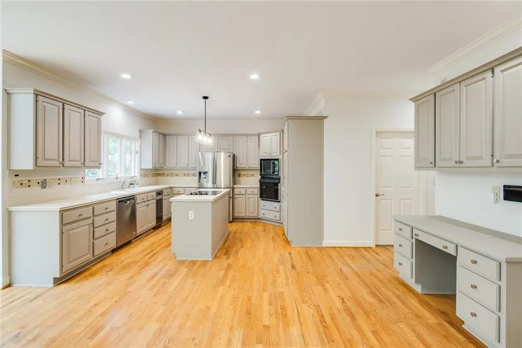 320 Rumford Point, Sandy Springs, Georgia 30350, 6 Bedrooms Bedrooms, ,4 BathroomsBathrooms,Residential,Sold,320 Rumford Point,7231496
