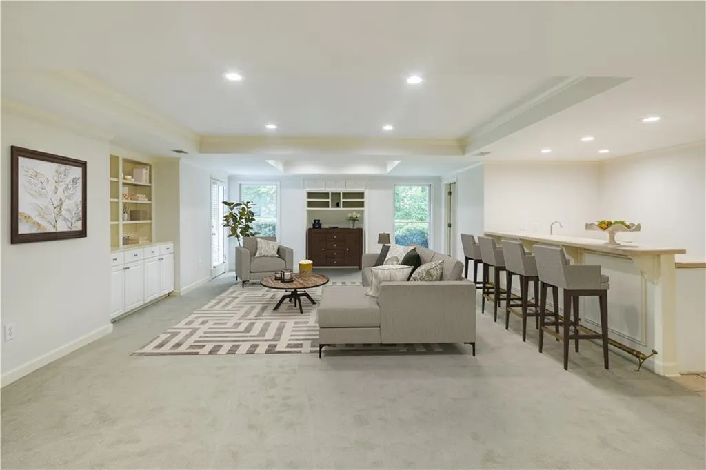 320 Rumford Point, Sandy Springs, Georgia 30350, 6 Bedrooms Bedrooms, ,4 BathroomsBathrooms,Residential,Sold,320 Rumford Point,7231496