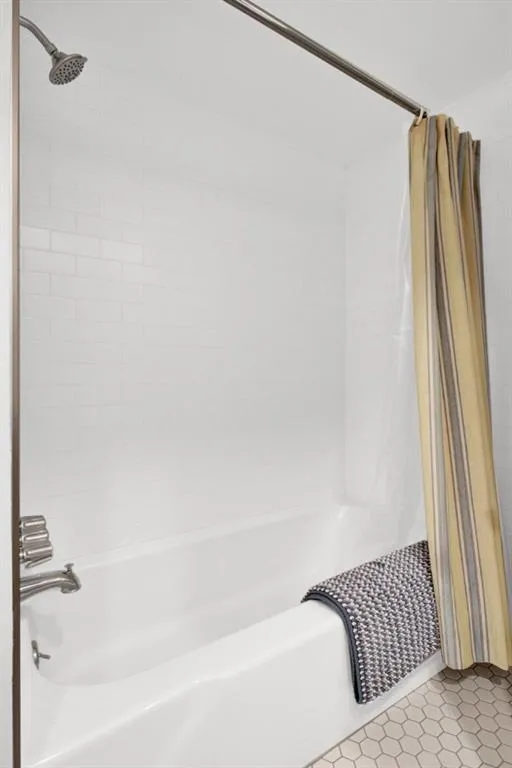 6851 Roswell Road Unit E-1, Sandy Springs, Georgia 30328, 3 Bedrooms Bedrooms, ,2 BathroomsBathrooms,Residential,Sold,6851 Roswell Road Unit E-1,7130156