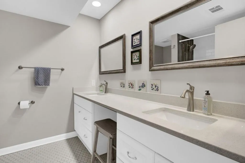 6851 Roswell Road Unit E-1, Sandy Springs, Georgia 30328, 3 Bedrooms Bedrooms, ,2 BathroomsBathrooms,Residential,Sold,6851 Roswell Road Unit E-1,7130156