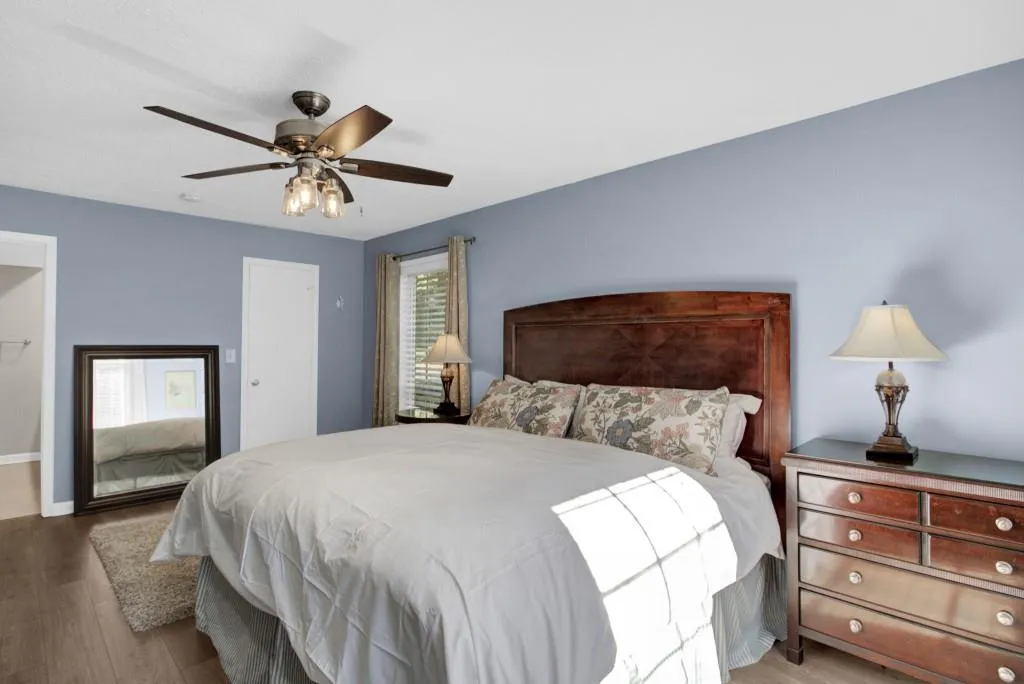 6851 Roswell Road Unit E-1, Sandy Springs, Georgia 30328, 3 Bedrooms Bedrooms, ,2 BathroomsBathrooms,Residential,Sold,6851 Roswell Road Unit E-1,7130156