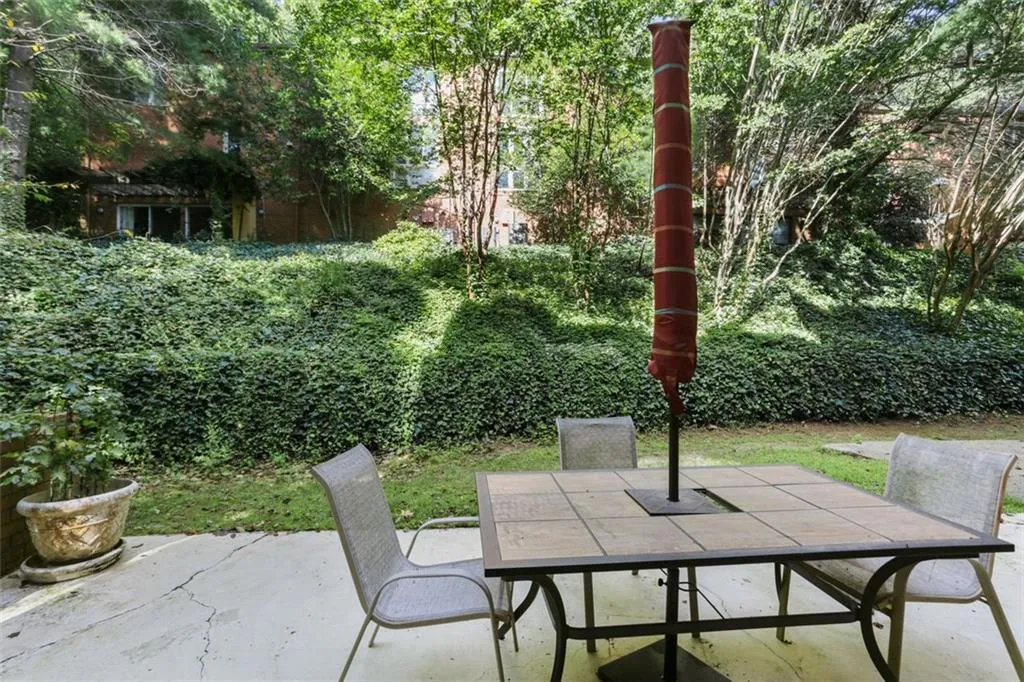 37 Willow Glen Ne, Atlanta, Georgia 30342, 4 Bedrooms Bedrooms, ,4 BathroomsBathrooms,Residential,Sold,37 Willow Glen Ne,6941775