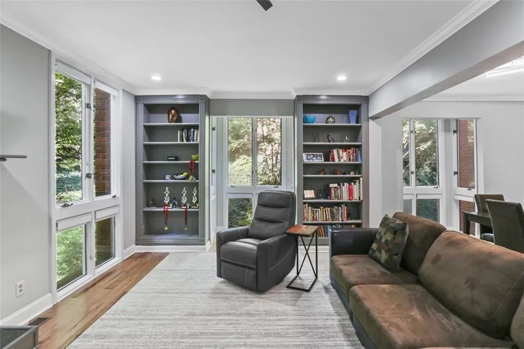 37 Willow Glen Ne, Atlanta, Georgia 30342, 4 Bedrooms Bedrooms, ,4 BathroomsBathrooms,Residential,Sold,37 Willow Glen Ne,6941775