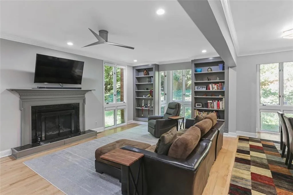 37 Willow Glen Ne, Atlanta, Georgia 30342, 4 Bedrooms Bedrooms, ,4 BathroomsBathrooms,Residential,Sold,37 Willow Glen Ne,6941775