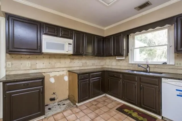 7100 Northgreen Drive, Atlanta, Georgia 30328, 4 Bedrooms Bedrooms, ,2 BathroomsBathrooms,Residential,Sold,7100 Northgreen Drive,5838527