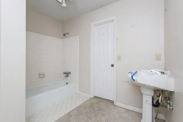 7100 Northgreen Drive, Atlanta, Georgia 30328, 4 Bedrooms Bedrooms, ,2 BathroomsBathrooms,Residential,Sold,7100 Northgreen Drive,5838527