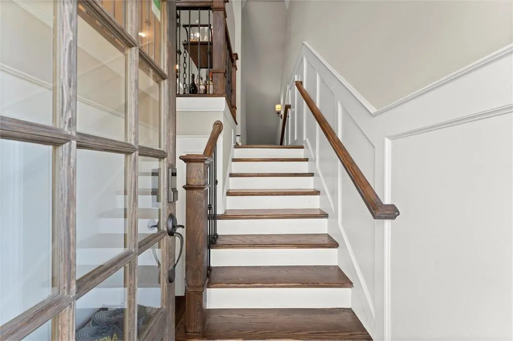 226 Chastain Preserve Lane Ne, Atlanta, Georgia 30342, 3 Bedrooms Bedrooms, ,3 BathroomsBathrooms,Residential,For Sale,226 Chastain Preserve Lane Ne,7605334