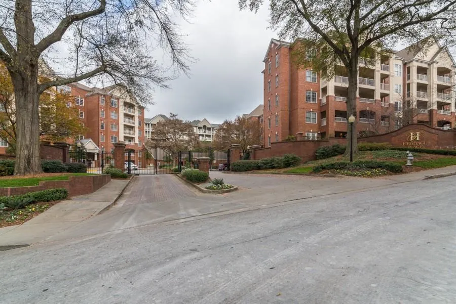 211 Colonial Homes Drive Nw Unit 2104, Atlanta, Georgia 30309, 2 Bedrooms Bedrooms, ,2 BathroomsBathrooms,Residential,Sold,211 Colonial Homes Drive Nw Unit 2104,5623374