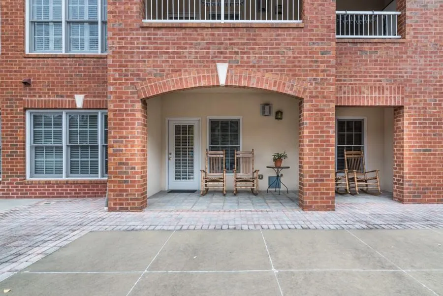 211 Colonial Homes Drive Nw Unit 2104, Atlanta, Georgia 30309, 2 Bedrooms Bedrooms, ,2 BathroomsBathrooms,Residential,Sold,211 Colonial Homes Drive Nw Unit 2104,5623374