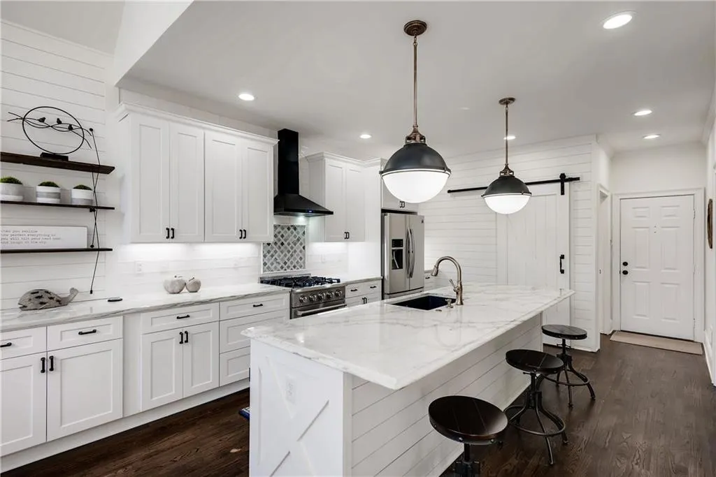 135 Belmont Trace, Sandy Springs, Georgia 30328, 4 Bedrooms Bedrooms, ,3 BathroomsBathrooms,Residential,Sold,135 Belmont Trace,6109803