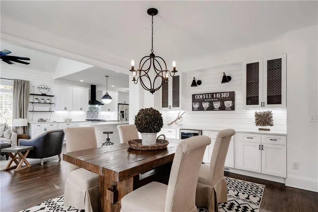 135 Belmont Trace, Sandy Springs, Georgia 30328, 4 Bedrooms Bedrooms, ,3 BathroomsBathrooms,Residential,Sold,135 Belmont Trace,6109803