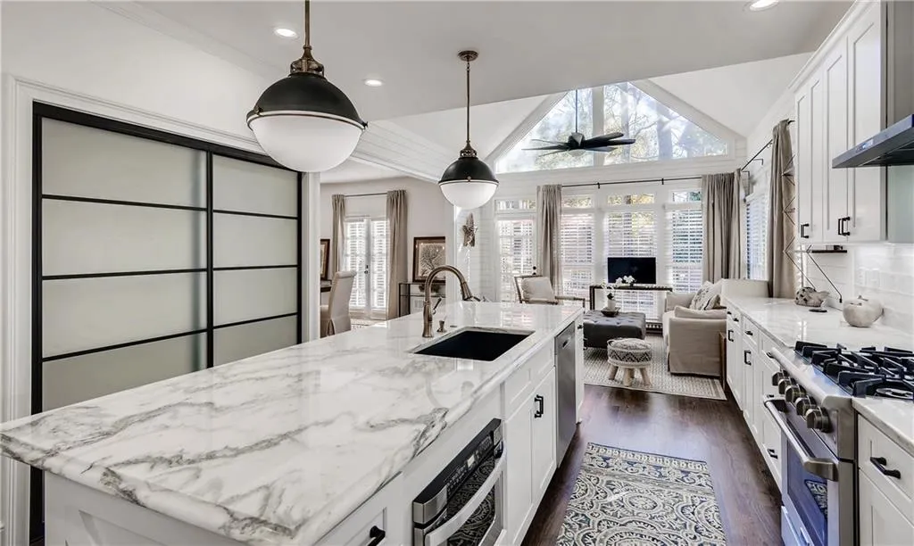 135 Belmont Trace, Sandy Springs, Georgia 30328, 4 Bedrooms Bedrooms, ,3 BathroomsBathrooms,Residential,Sold,135 Belmont Trace,6109803
