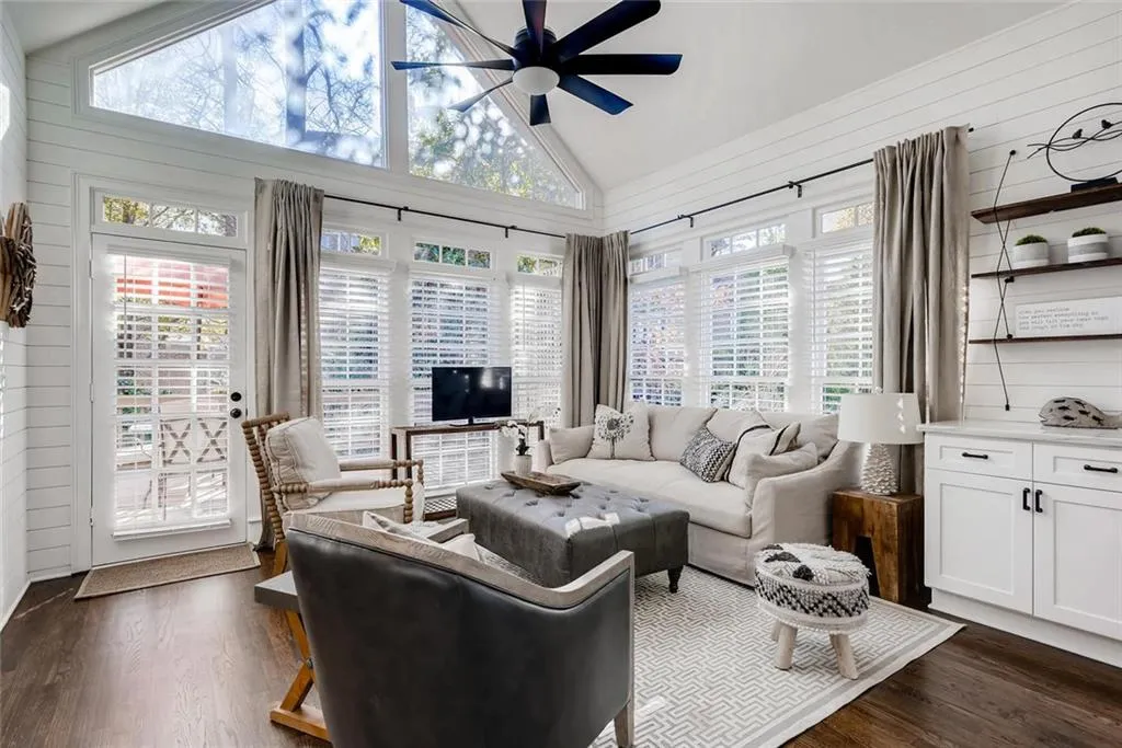 135 Belmont Trace, Sandy Springs, Georgia 30328, 4 Bedrooms Bedrooms, ,3 BathroomsBathrooms,Residential,Sold,135 Belmont Trace,6109803