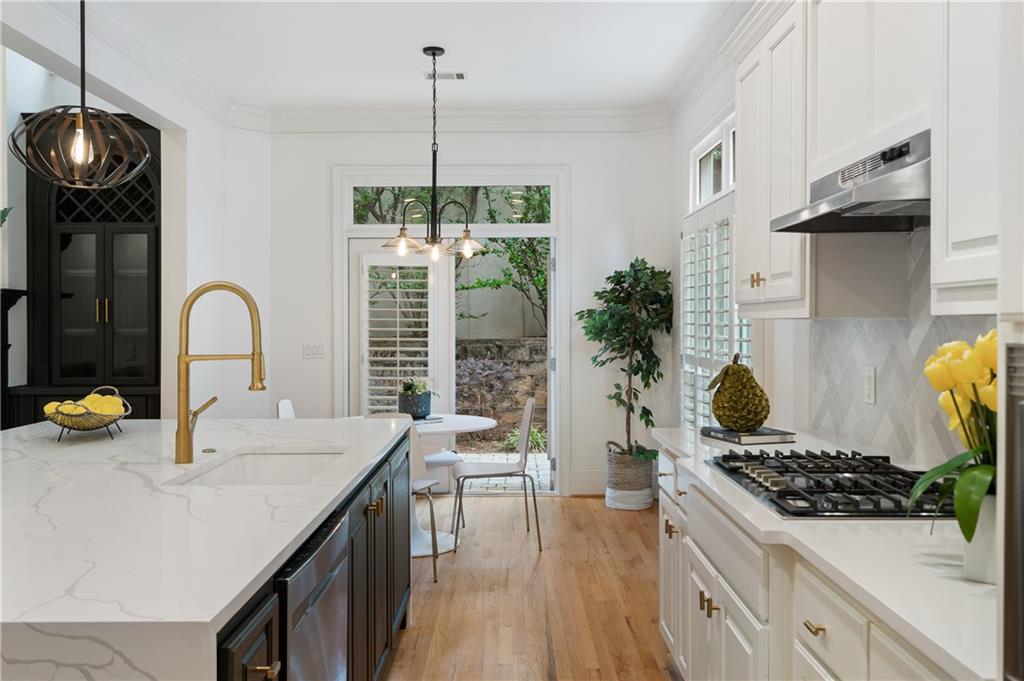 6337 Cotswold Lane, Atlanta, Georgia 30328, 5 Bedrooms Bedrooms, ,4 BathroomsBathrooms,Residential,Sold,6337 Cotswold Lane,7233787