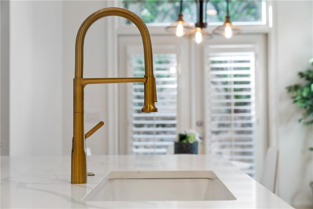 6337 Cotswold Lane, Atlanta, Georgia 30328, 5 Bedrooms Bedrooms, ,4 BathroomsBathrooms,Residential,Sold,6337 Cotswold Lane,7233787