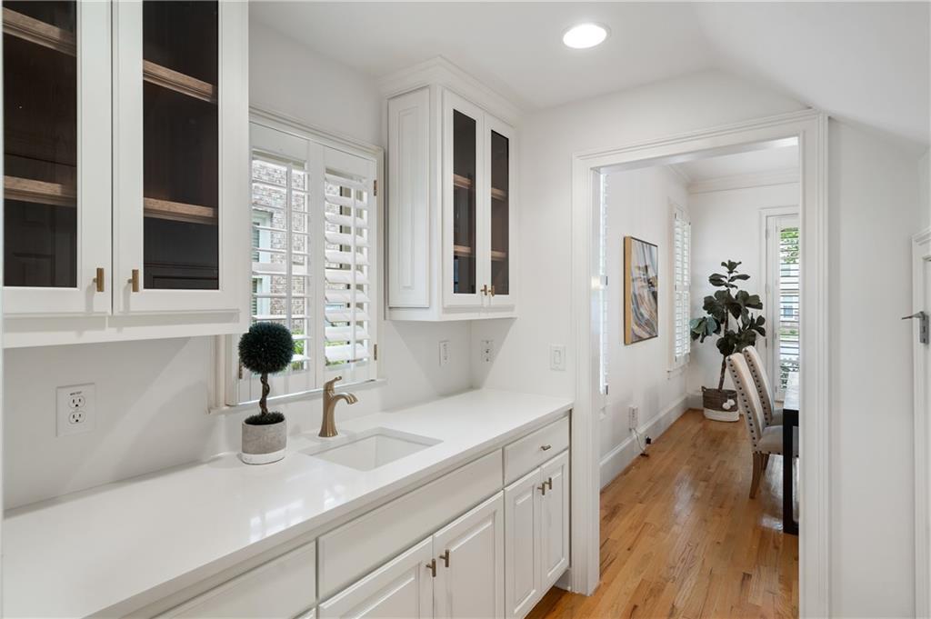 6337 Cotswold Lane, Atlanta, Georgia 30328, 5 Bedrooms Bedrooms, ,4 BathroomsBathrooms,Residential,Sold,6337 Cotswold Lane,7233787