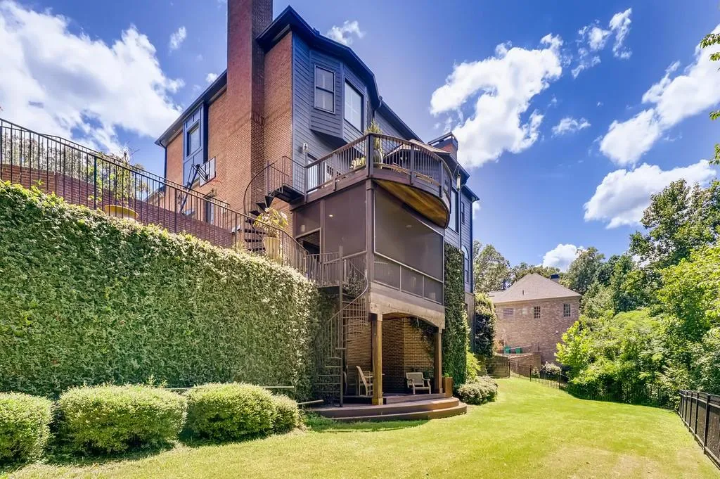 565 Trowbrook Road, Sandy Springs, Georgia 30350, 5 Bedrooms Bedrooms, ,4 BathroomsBathrooms,Residential,Sold,565 Trowbrook Road,6757403
