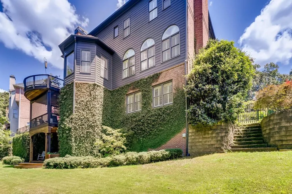 565 Trowbrook Road, Sandy Springs, Georgia 30350, 5 Bedrooms Bedrooms, ,4 BathroomsBathrooms,Residential,Sold,565 Trowbrook Road,6757403