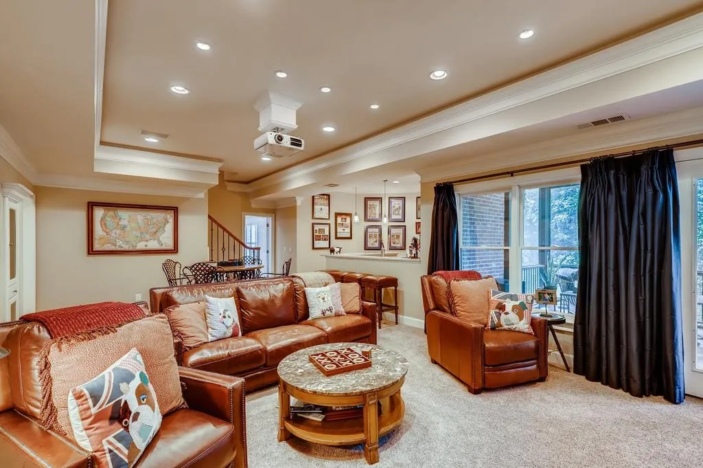565 Trowbrook Road, Sandy Springs, Georgia 30350, 5 Bedrooms Bedrooms, ,4 BathroomsBathrooms,Residential,Sold,565 Trowbrook Road,6757403