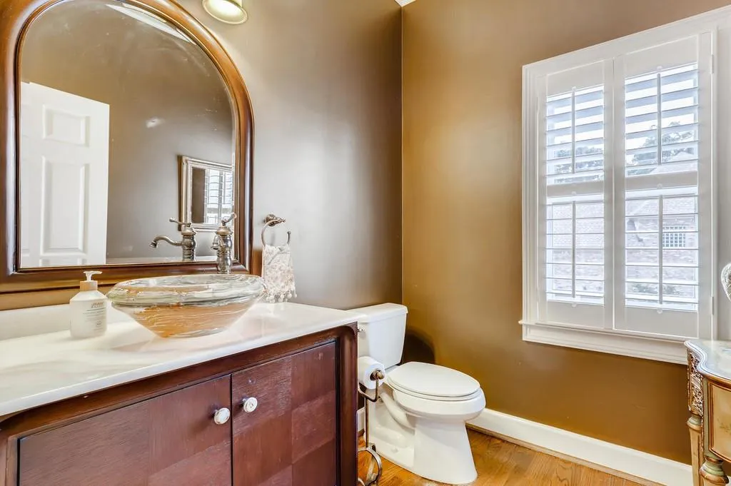 565 Trowbrook Road, Sandy Springs, Georgia 30350, 5 Bedrooms Bedrooms, ,4 BathroomsBathrooms,Residential,Sold,565 Trowbrook Road,6757403