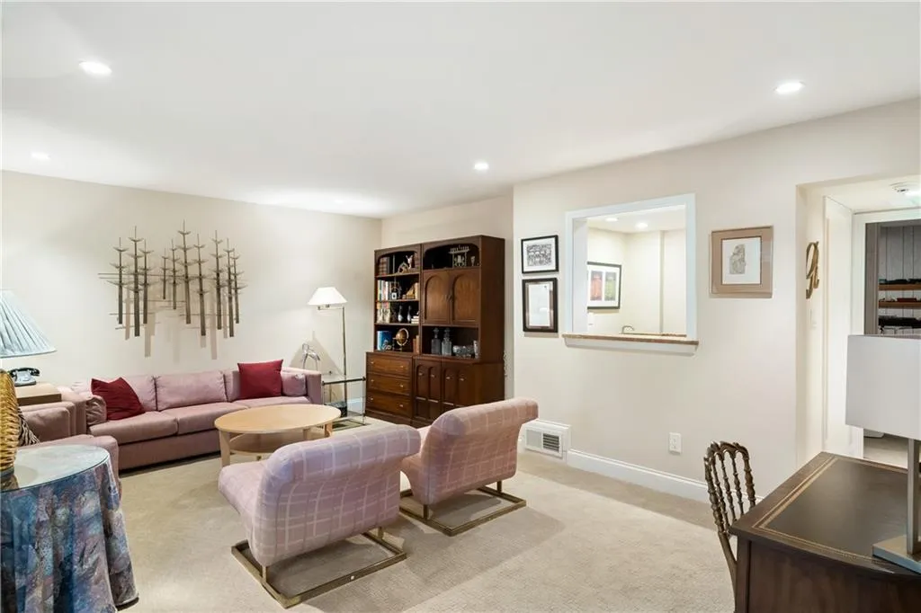 49 Prospect Place, Sandy Springs, Georgia 30328, 2 Bedrooms Bedrooms, ,2 BathroomsBathrooms,Residential,Sold,49 Prospect Place,7180448