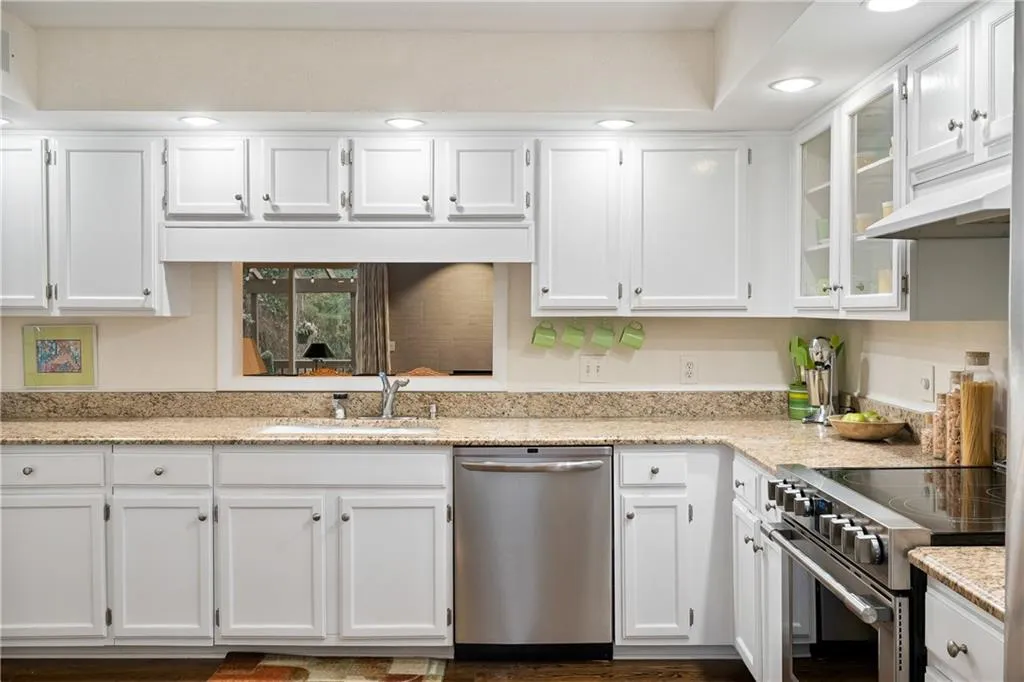 49 Prospect Place, Sandy Springs, Georgia 30328, 2 Bedrooms Bedrooms, ,2 BathroomsBathrooms,Residential,Sold,49 Prospect Place,7180448