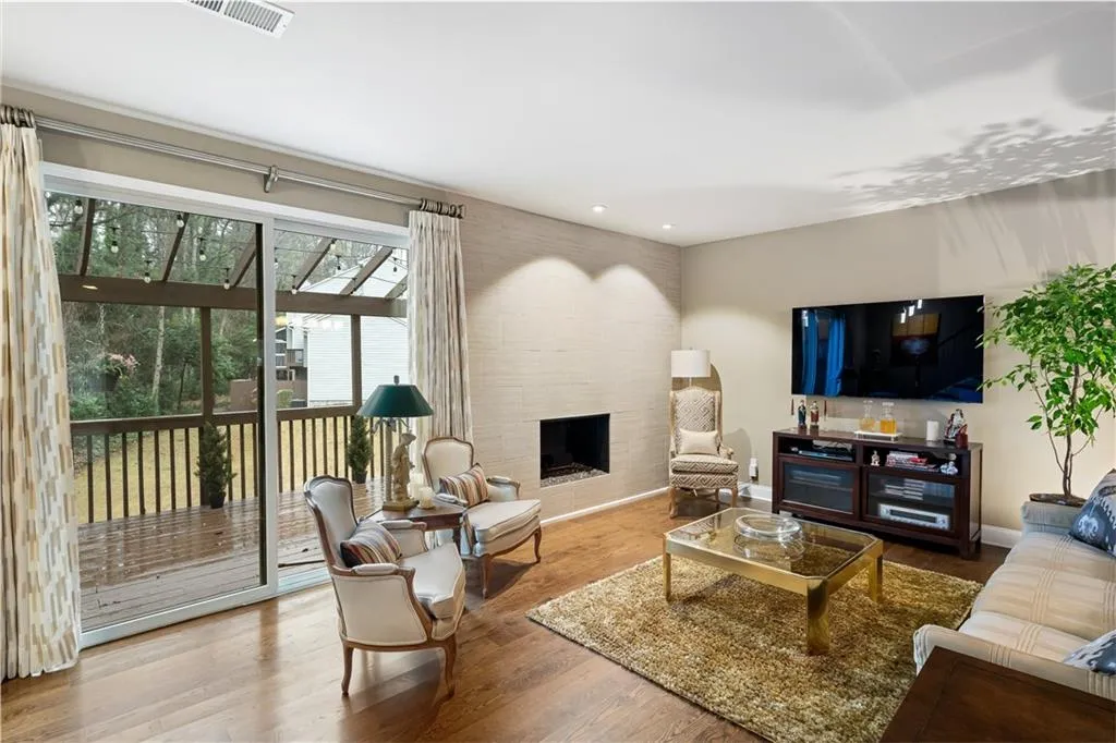 49 Prospect Place, Sandy Springs, Georgia 30328, 2 Bedrooms Bedrooms, ,2 BathroomsBathrooms,Residential,Sold,49 Prospect Place,7180448
