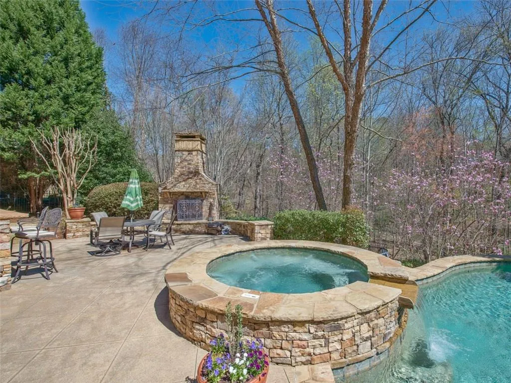 5605 Claire Rose Lane, Sandy Springs, Georgia 30327, 5 Bedrooms Bedrooms, ,6 BathroomsBathrooms,Residential,Sold,5605 Claire Rose Lane,5663446