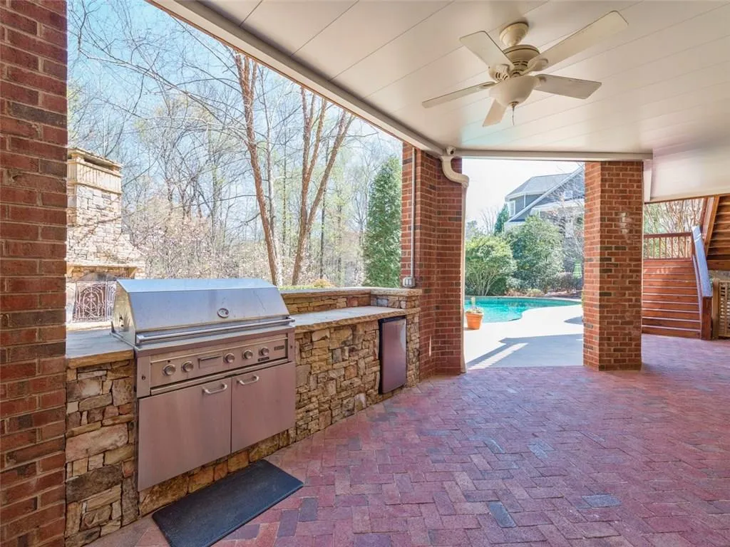 5605 Claire Rose Lane, Sandy Springs, Georgia 30327, 5 Bedrooms Bedrooms, ,6 BathroomsBathrooms,Residential,Sold,5605 Claire Rose Lane,5663446