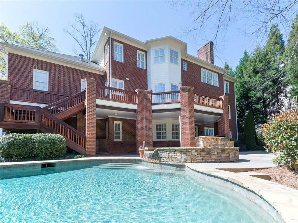 5605 Claire Rose Lane, Sandy Springs, Georgia 30327, 5 Bedrooms Bedrooms, ,6 BathroomsBathrooms,Residential,Sold,5605 Claire Rose Lane,5663446
