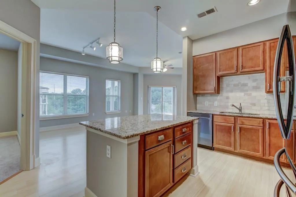 200 River Vista Drive Unit 708, Atlanta, Georgia 30339, 2 Bedrooms Bedrooms, ,2 BathroomsBathrooms,Residential,Sold,200 River Vista Drive Unit 708,5918480