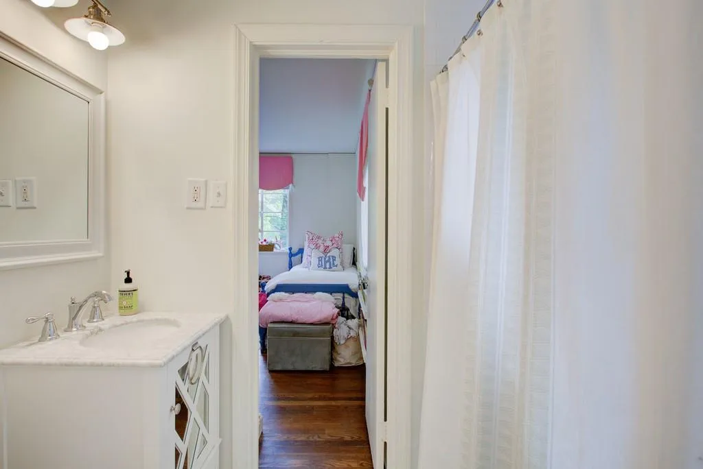 380 Pine Forest Road, Atlanta, Georgia 30342, 3 Bedrooms Bedrooms, ,2 BathroomsBathrooms,Residential,Sold,380 Pine Forest Road,6876302