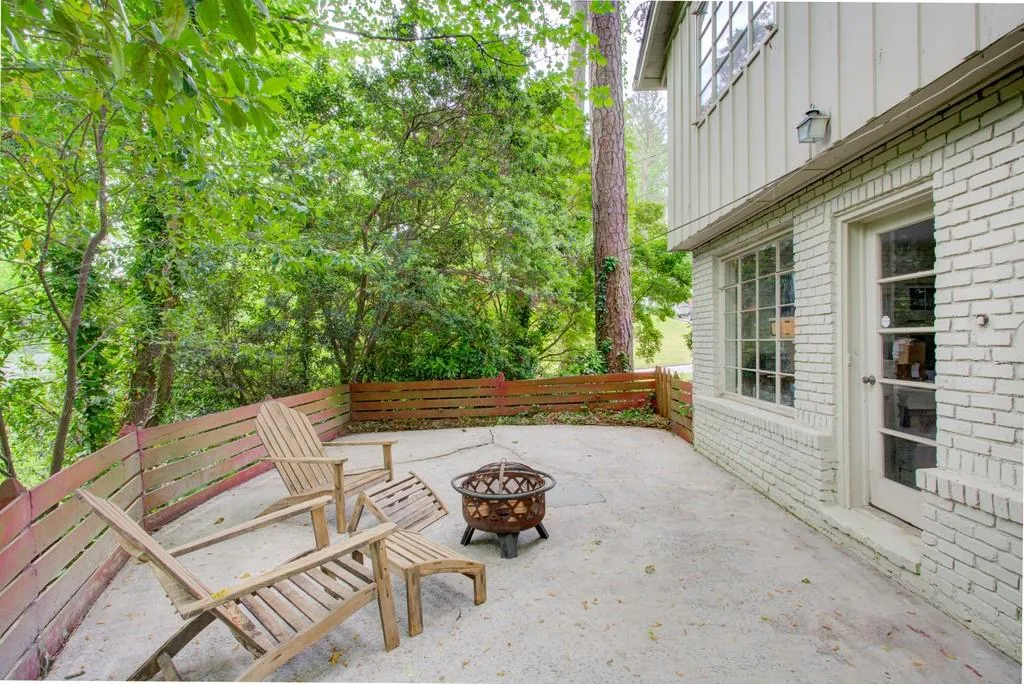 380 Pine Forest Road, Atlanta, Georgia 30342, 3 Bedrooms Bedrooms, ,2 BathroomsBathrooms,Residential,Sold,380 Pine Forest Road,6876302