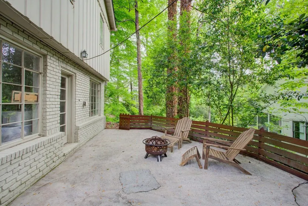 380 Pine Forest Road, Atlanta, Georgia 30342, 3 Bedrooms Bedrooms, ,2 BathroomsBathrooms,Residential,Sold,380 Pine Forest Road,6876302