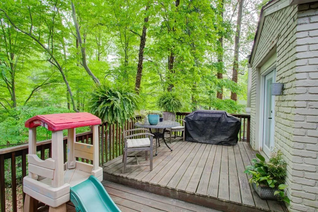 380 Pine Forest Road, Atlanta, Georgia 30342, 3 Bedrooms Bedrooms, ,2 BathroomsBathrooms,Residential,Sold,380 Pine Forest Road,6876302