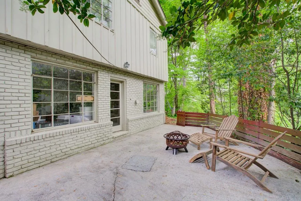 380 Pine Forest Road, Atlanta, Georgia 30342, 3 Bedrooms Bedrooms, ,2 BathroomsBathrooms,Residential,Sold,380 Pine Forest Road,6876302