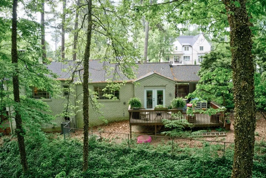 380 Pine Forest Road, Atlanta, Georgia 30342, 3 Bedrooms Bedrooms, ,2 BathroomsBathrooms,Residential,Sold,380 Pine Forest Road,6876302