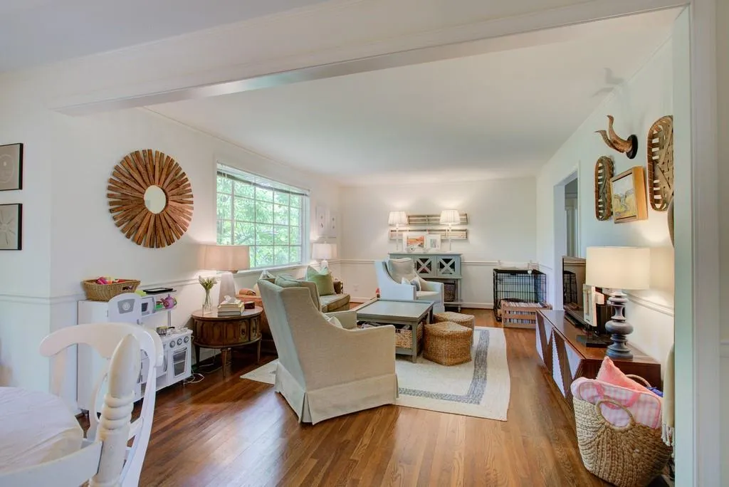 380 Pine Forest Road, Atlanta, Georgia 30342, 3 Bedrooms Bedrooms, ,2 BathroomsBathrooms,Residential,Sold,380 Pine Forest Road,6876302