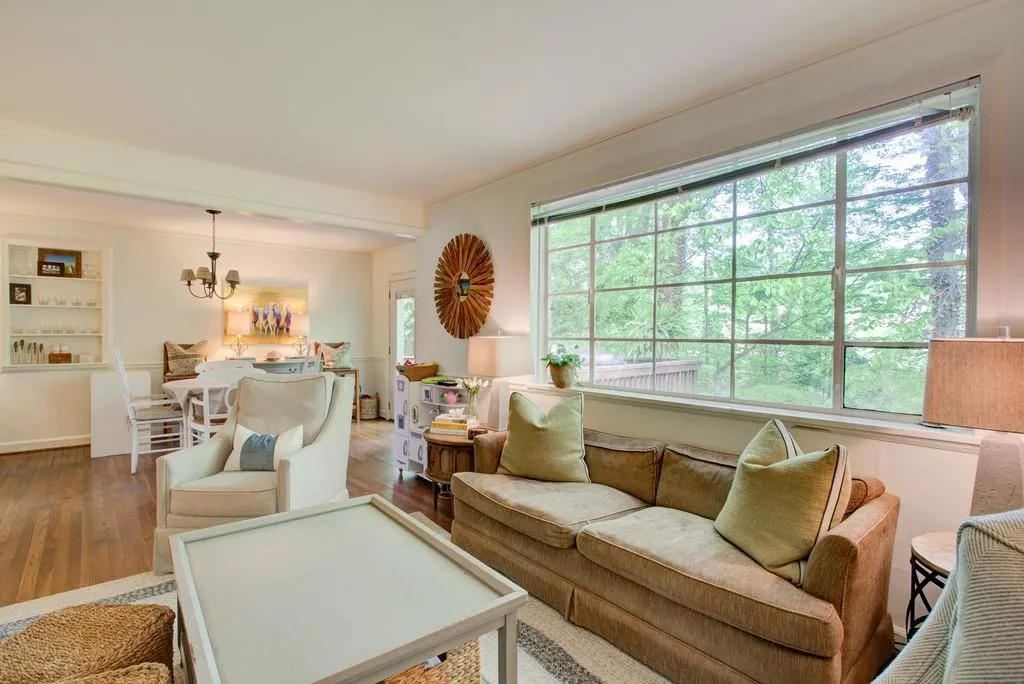 380 Pine Forest Road, Atlanta, Georgia 30342, 3 Bedrooms Bedrooms, ,2 BathroomsBathrooms,Residential,Sold,380 Pine Forest Road,6876302